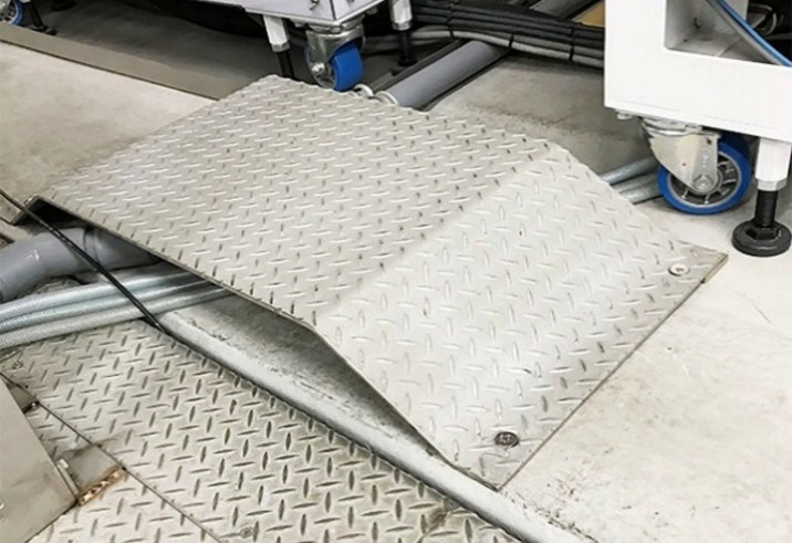 導線用安全スロープの設置